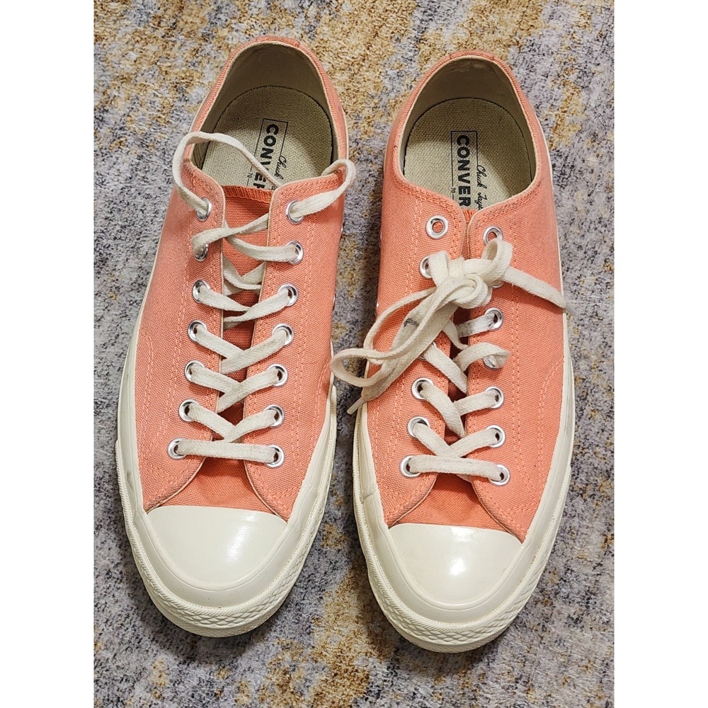 Chuck Taylor Converse All Stars Low Tops Men's Size 9 Women's Size 11 160522C